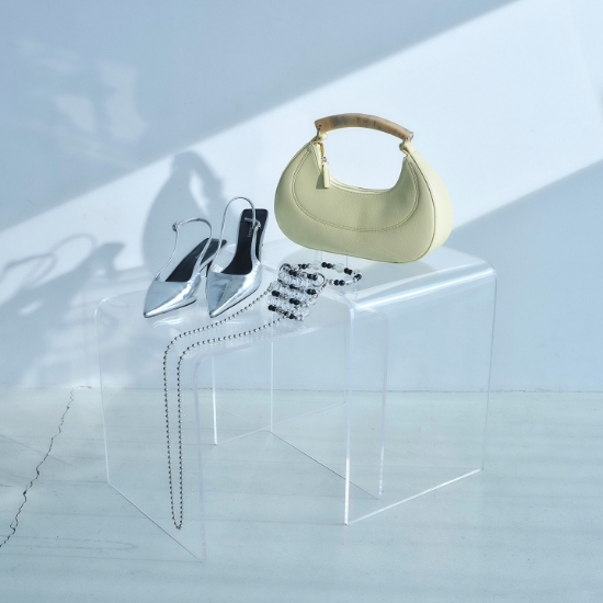 2月8日公開 VISUAL｜出口夏希｜Apuweiser-riche