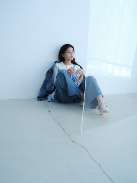 2月8日公開 VISUAL｜出口夏希｜Apuweiser-riche