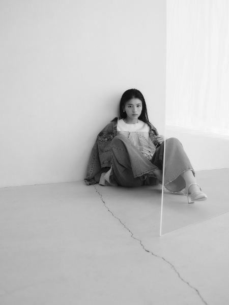 2月8日公開 VISUAL｜出口夏希｜Apuweiser-riche