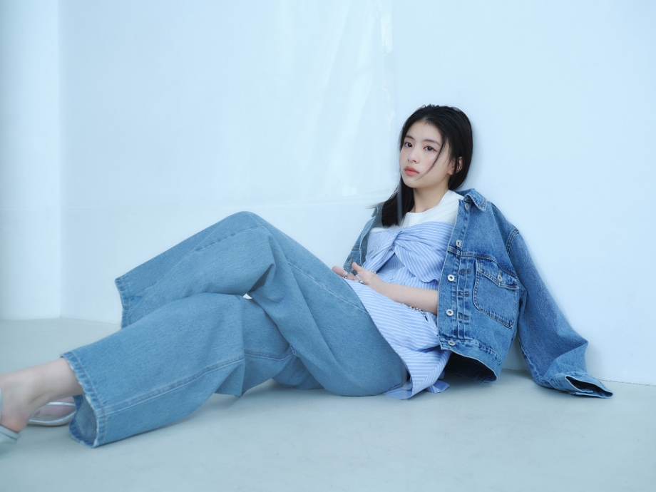 2月8日公開 VISUAL｜出口夏希｜Apuweiser-riche