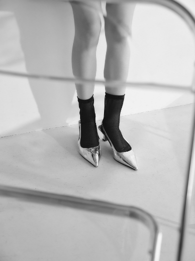 2月8日公開 VISUAL｜出口夏希｜Apuweiser-riche