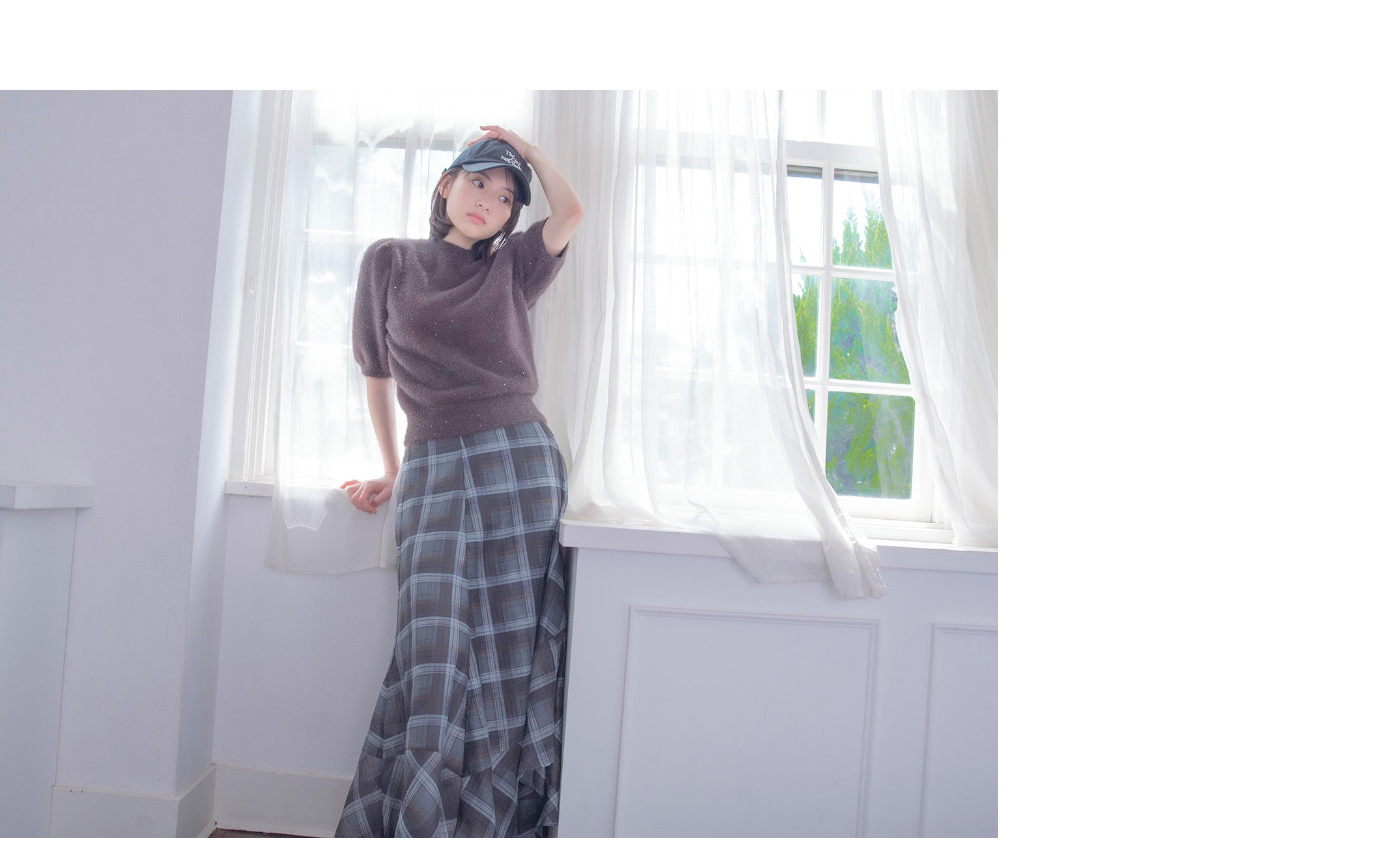 8月28日公開 VISUAL｜出口夏希｜Apuweiser-riche