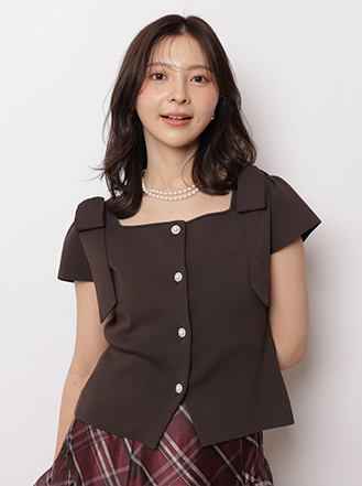 秋色closetは、BROWN。