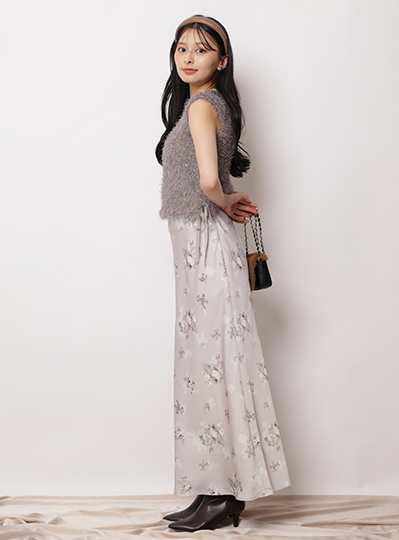 秋色closetは、BROWN。