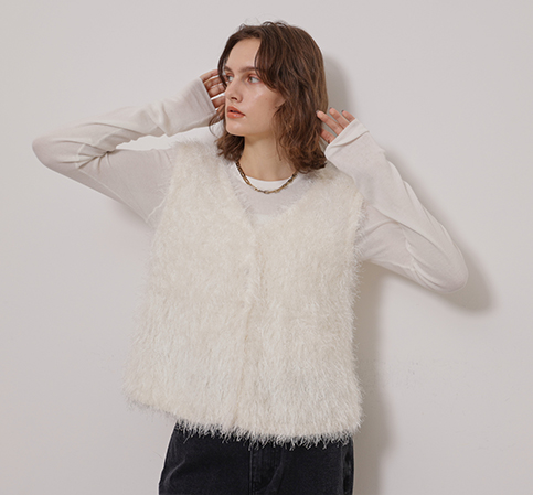 FEATHER KNIT VEST