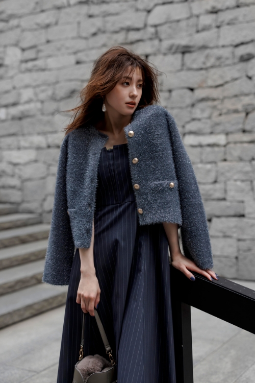 8月26日公開 WEB ALBUM｜朝比奈彩｜JUSGLITTY