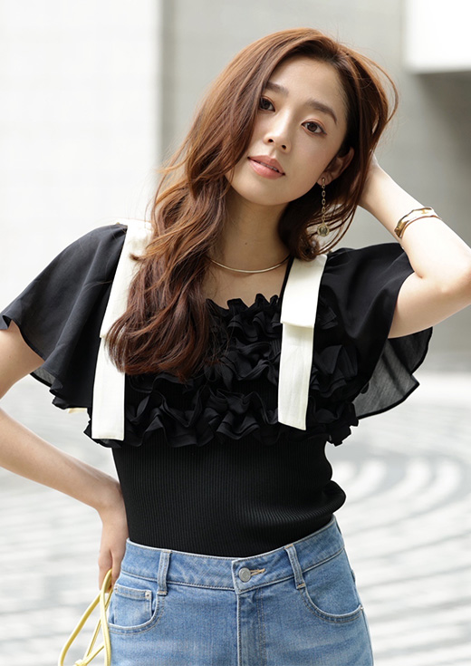 旅先で映える1枚映えOne-piece 街中で華やぐ旬顔Detail Tops