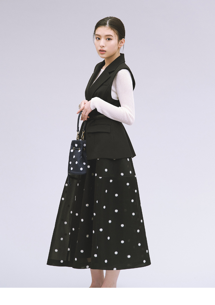 1月26日公開 WEB ALBUM｜出口夏希｜Apuweiser-riche │【公式通販